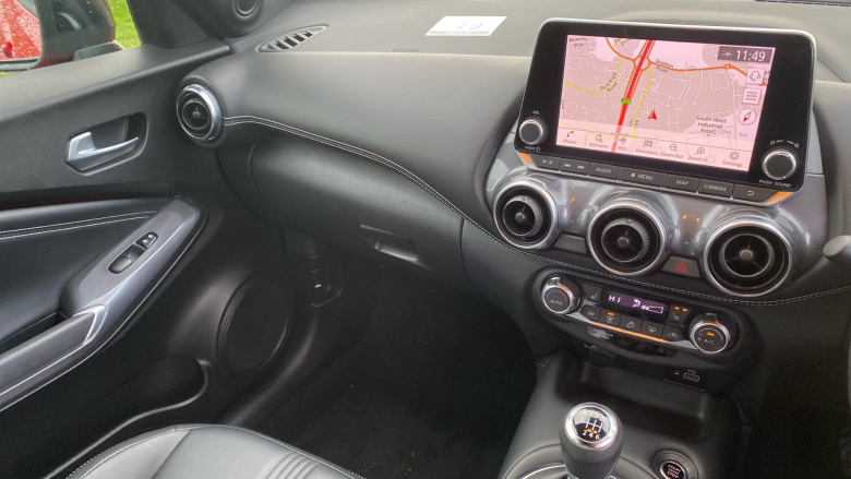 Nissan Juke 1.0 DiG-T 114 Tekna 5dr Petrol Hatchback